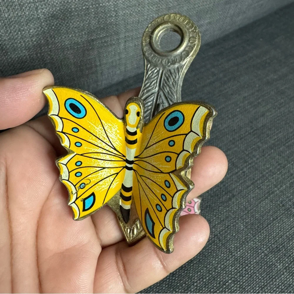 Vintage Farfalla Butterfly Clips/Hooks in Pink and Yellow